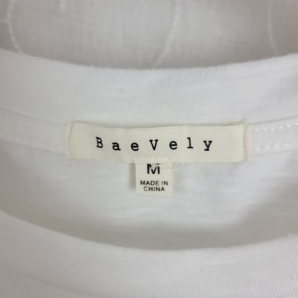 Bae Vely Womens Tops Size‎ Medium White Statement Crew Neck Short Sleeve Shirt - Picture 5 of 6
